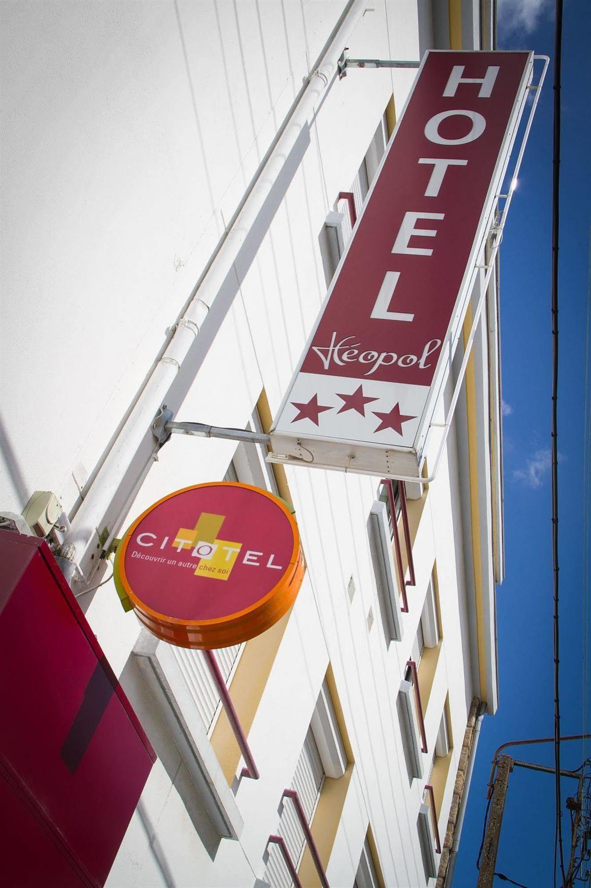 Moka Hotel Лорьян Экстерьер фото
