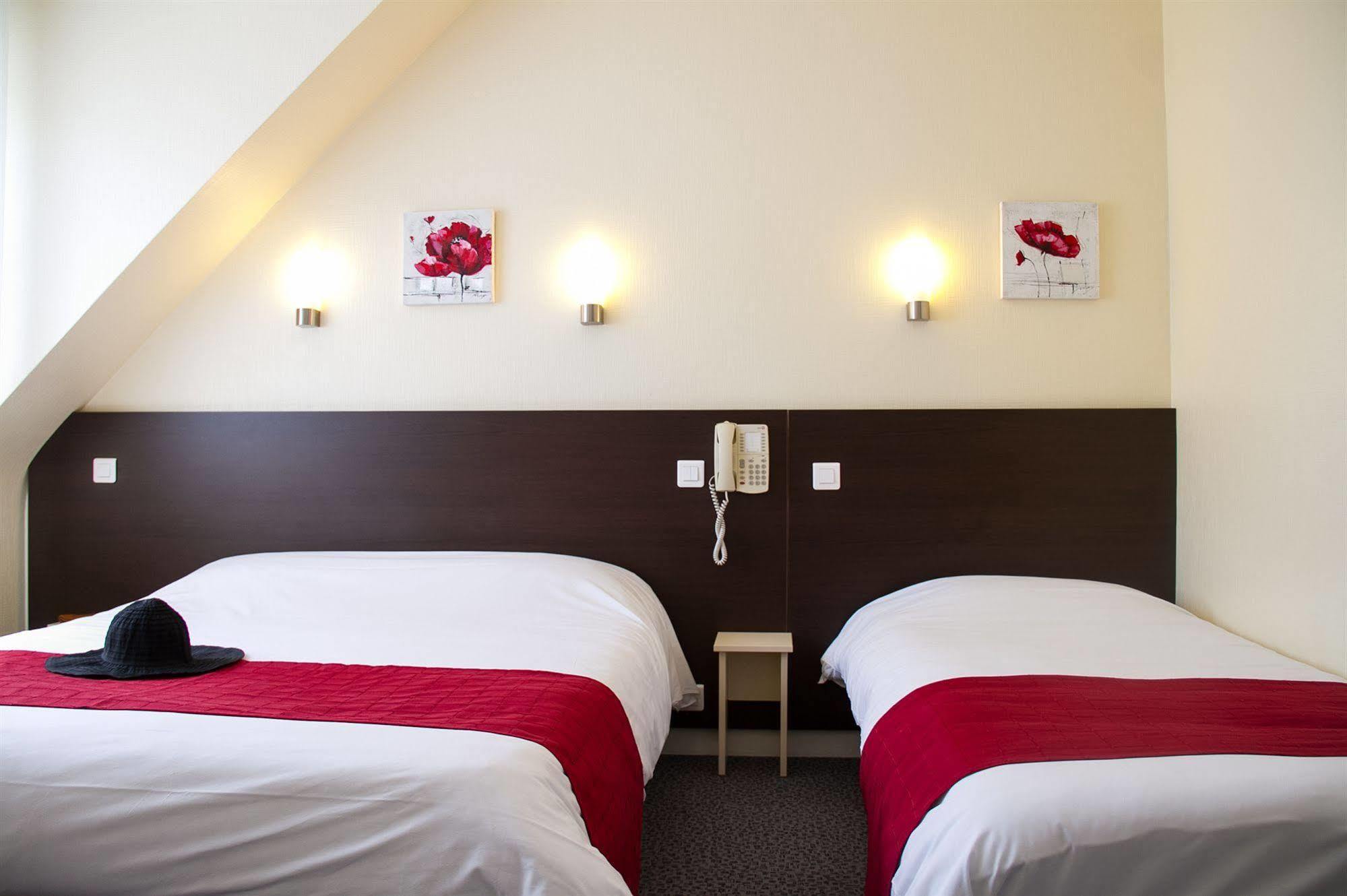 Moka Hotel Лорьян Экстерьер фото